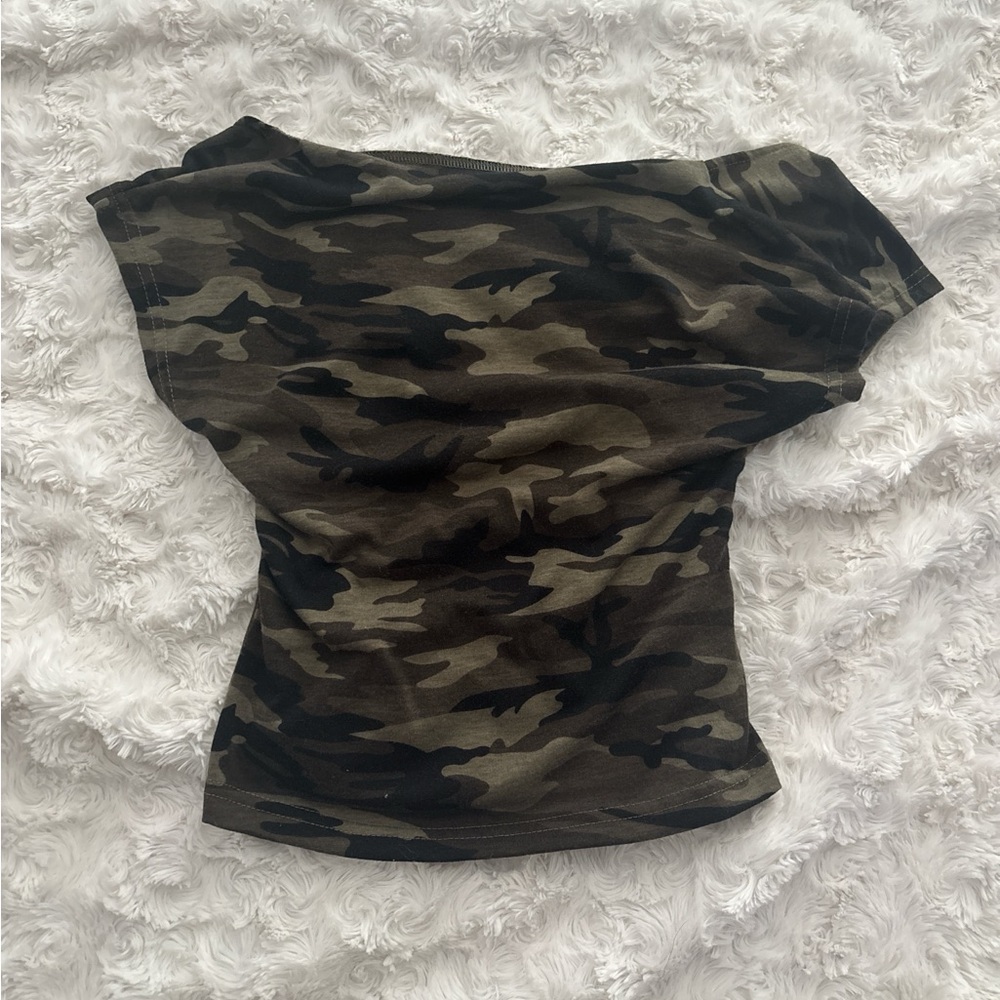 SHEIN Camouflage Short Sleeve Tee